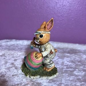 Enesco Easter Egg Bunny Rabbit Painter GUC Creative Art Vintage Holiday Hunt Fun